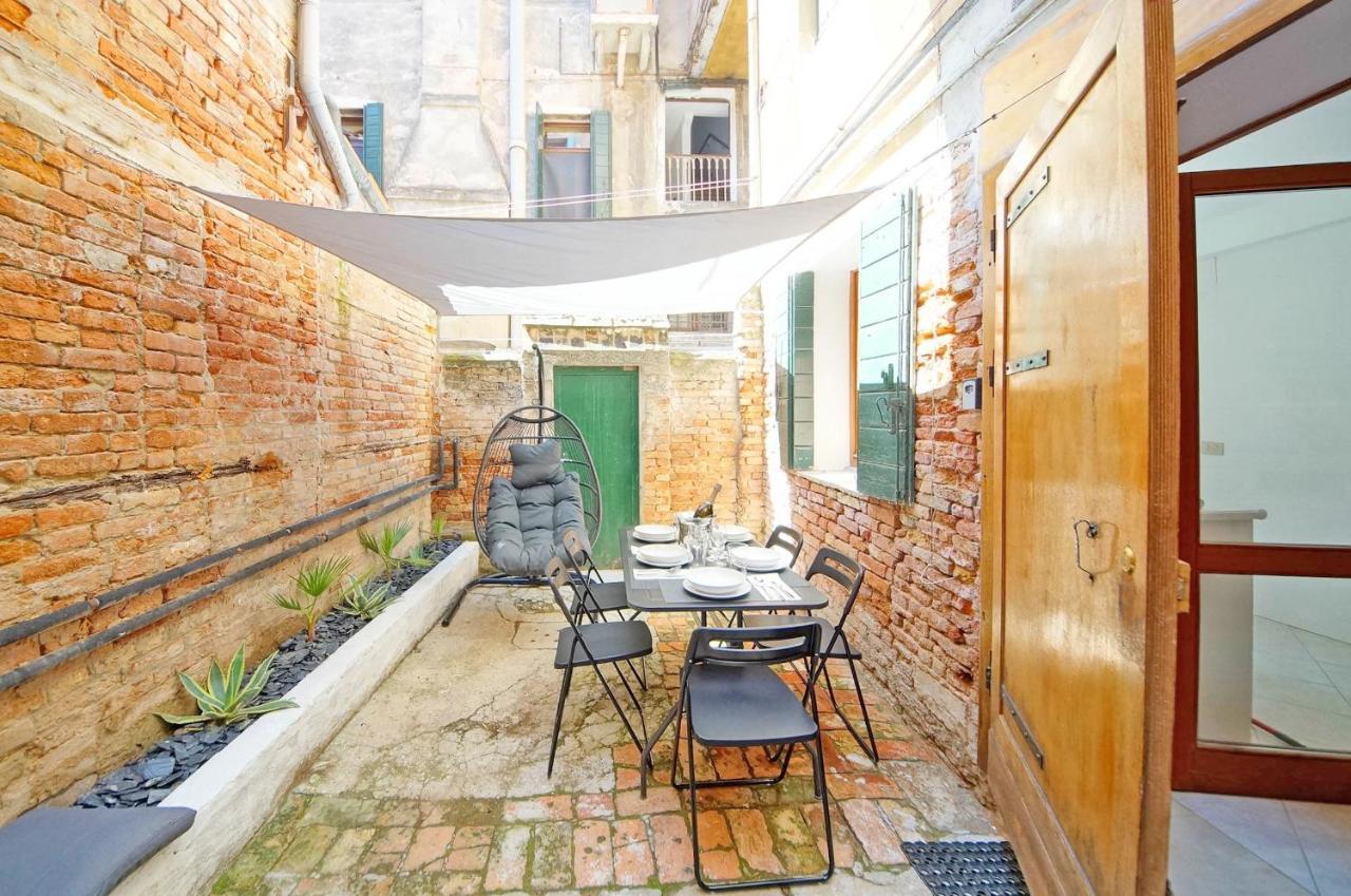 Gondola View Apartment Venice Ngoại thất bức ảnh