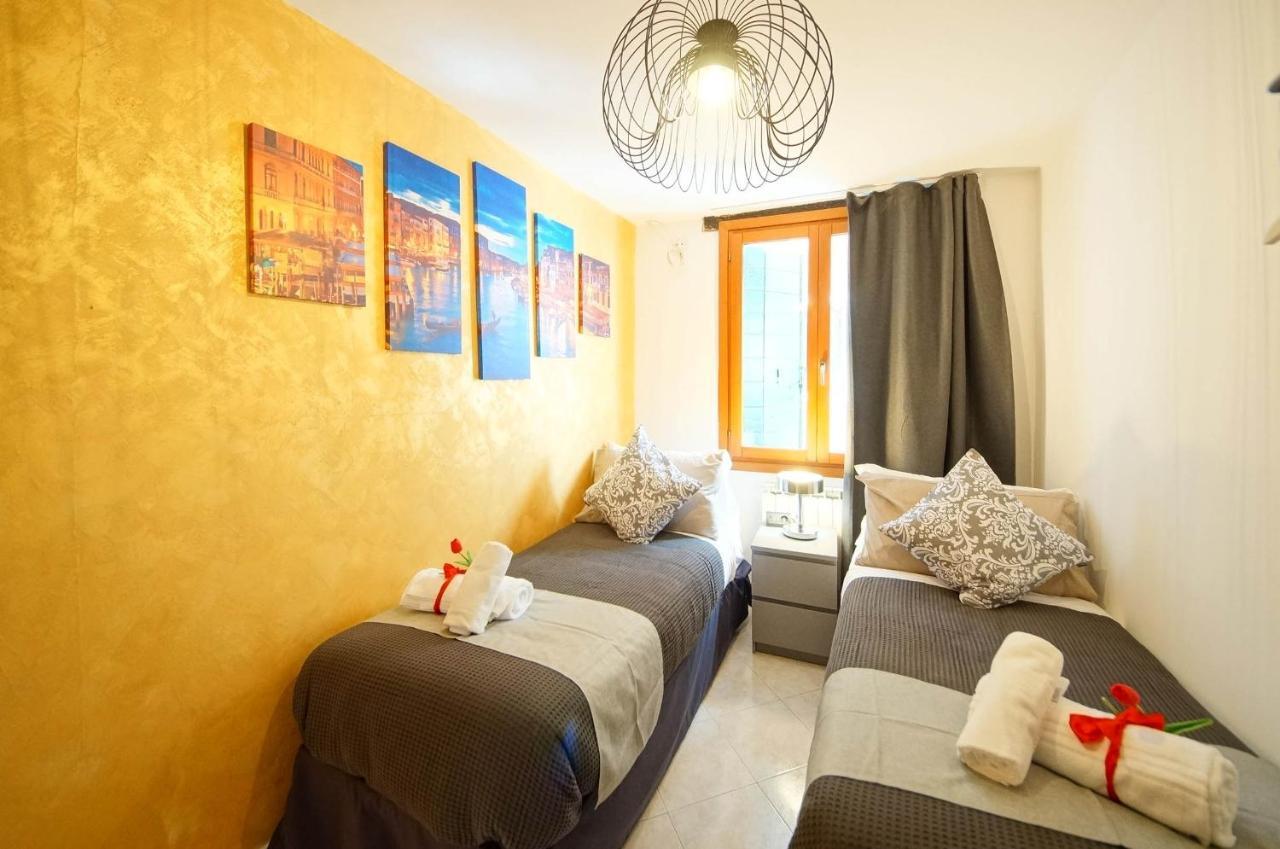 Gondola View Apartment Venice Ngoại thất bức ảnh