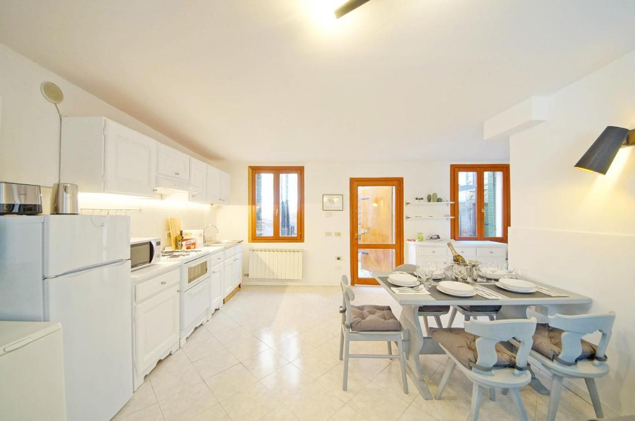Gondola View Apartment Venice Ngoại thất bức ảnh