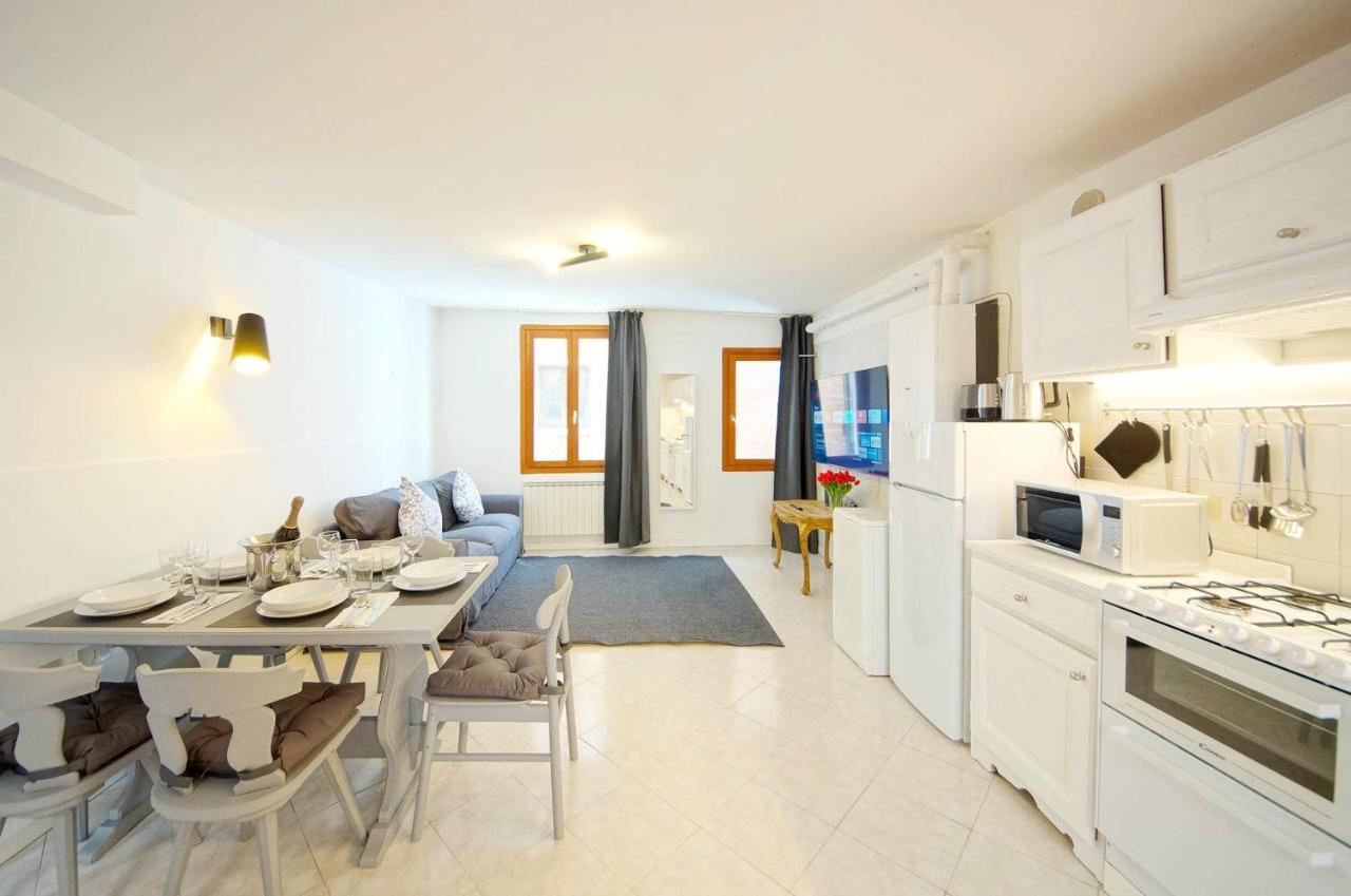 Gondola View Apartment Venice Ngoại thất bức ảnh