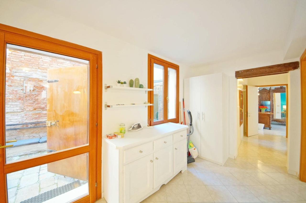 Gondola View Apartment Venice Ngoại thất bức ảnh